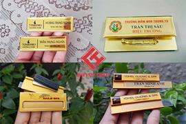 Bảng tên nhân viên cài áo kim loại - Long Gifts