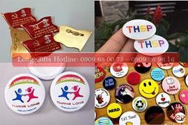 Sản xuất huy hiệu cài áo kim loại, nhựa PVC tại Long Gifts